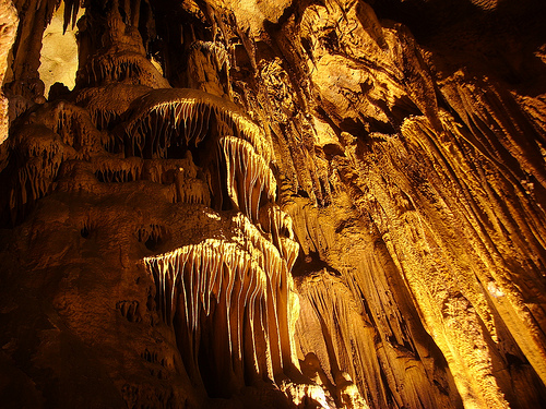 Пещера Леденика